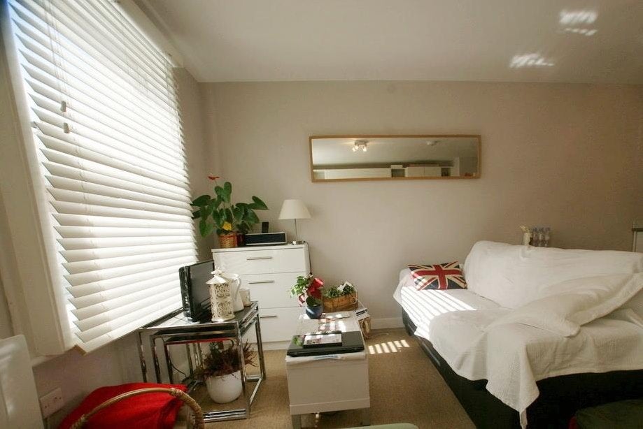 Flat Fulham Palace Road in Greater London