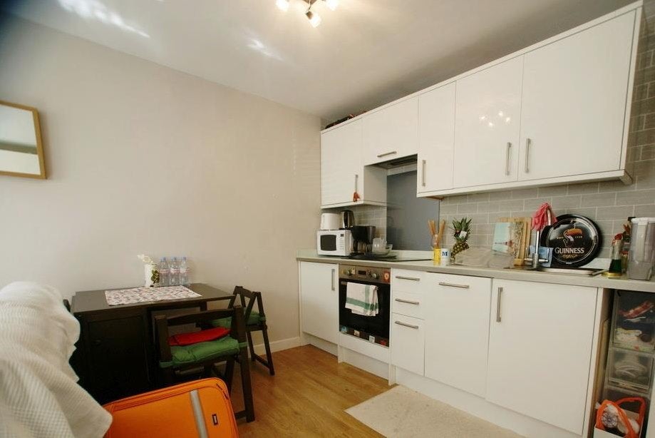 Flat Fulham Palace Road in Greater London