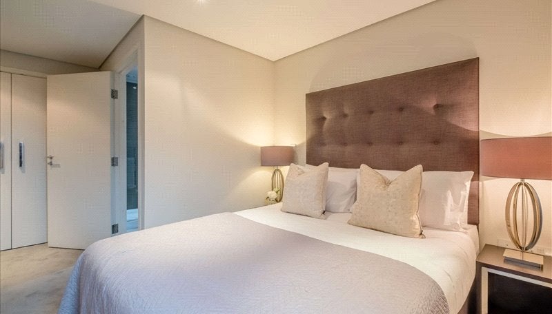 Flat Merchant Square in City of Westminster
