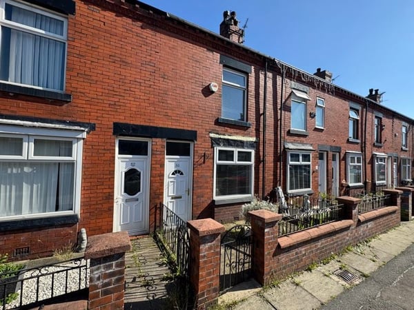 House Back Moorfield Grove in Bolton