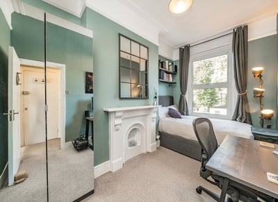House Huddleston Road in Greater London