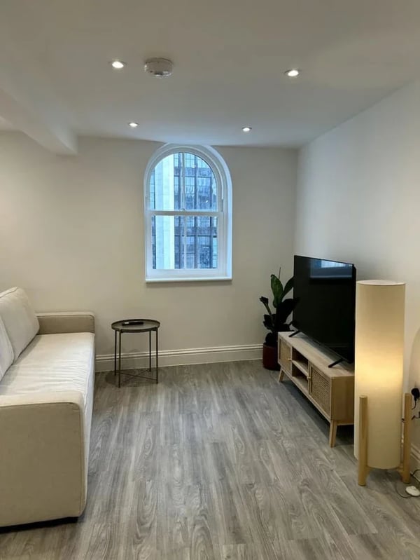 Flat Kensington Church Court in Greater London