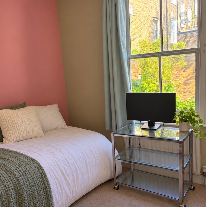Room Vespan Road in Greater London