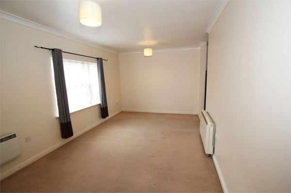 Flat Wickham Crescent in Braintree