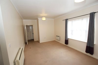 Flat Wickham Crescent in Braintree
