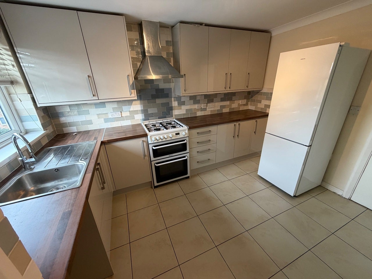 Flat Brackendale Close in Greater London