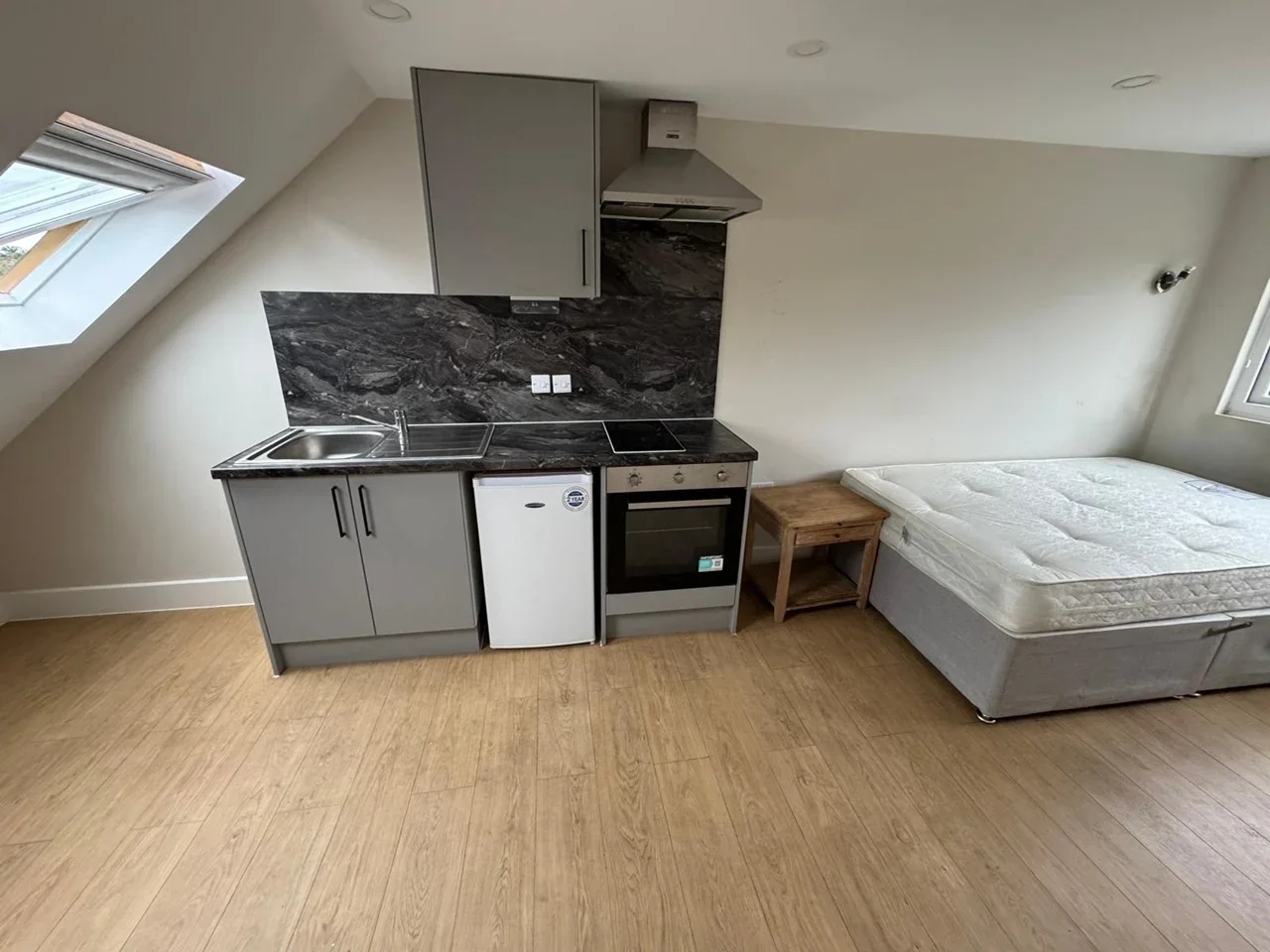 Flat Beechmount Avenue in Greater London