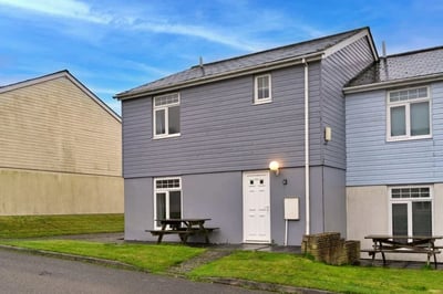 House A392 in Whitecross