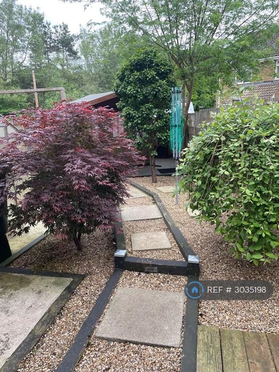 House Hexham Close in Sandhurst
