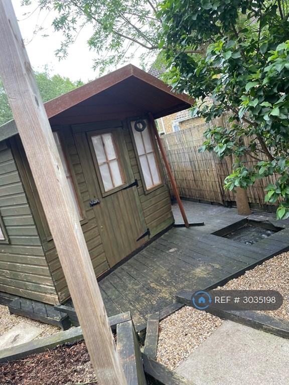 House Hexham Close in Sandhurst