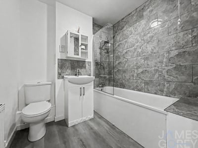 Flat Park Lane in Dartford
