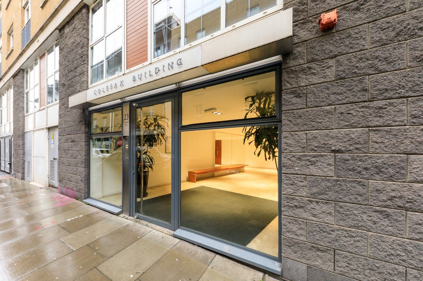 Flat Plumbers Row in Greater London