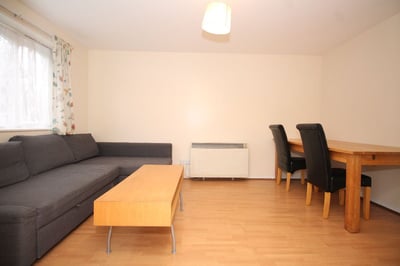 Flat Telegraph Place in Greater London