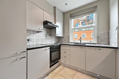 Flat Beaumont Street in City of Westminster