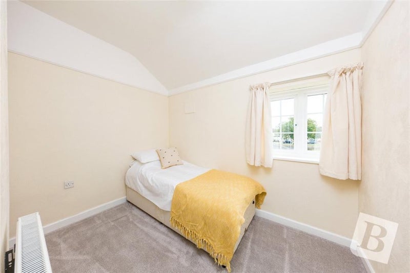 Room Melbourne Avenue in Chelmsford