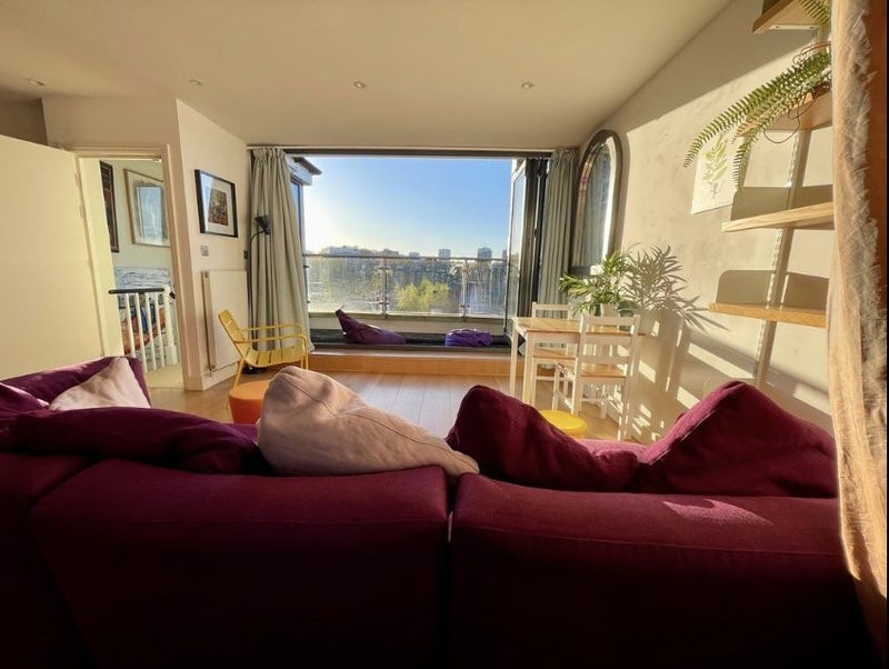 Room Princess Road in Greater London