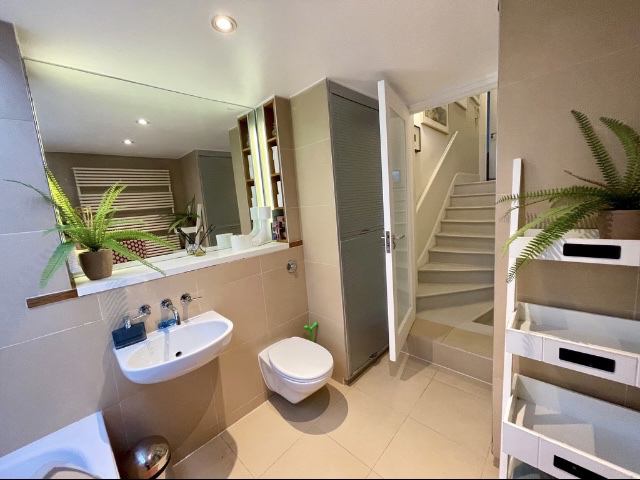 Room Princess Road in Greater London