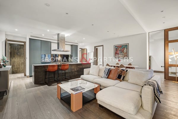 Flat Hanway Street in City of Westminster