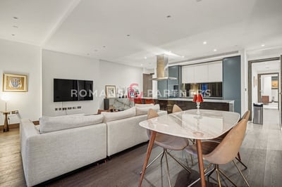 Flat Hanway Street in City of Westminster