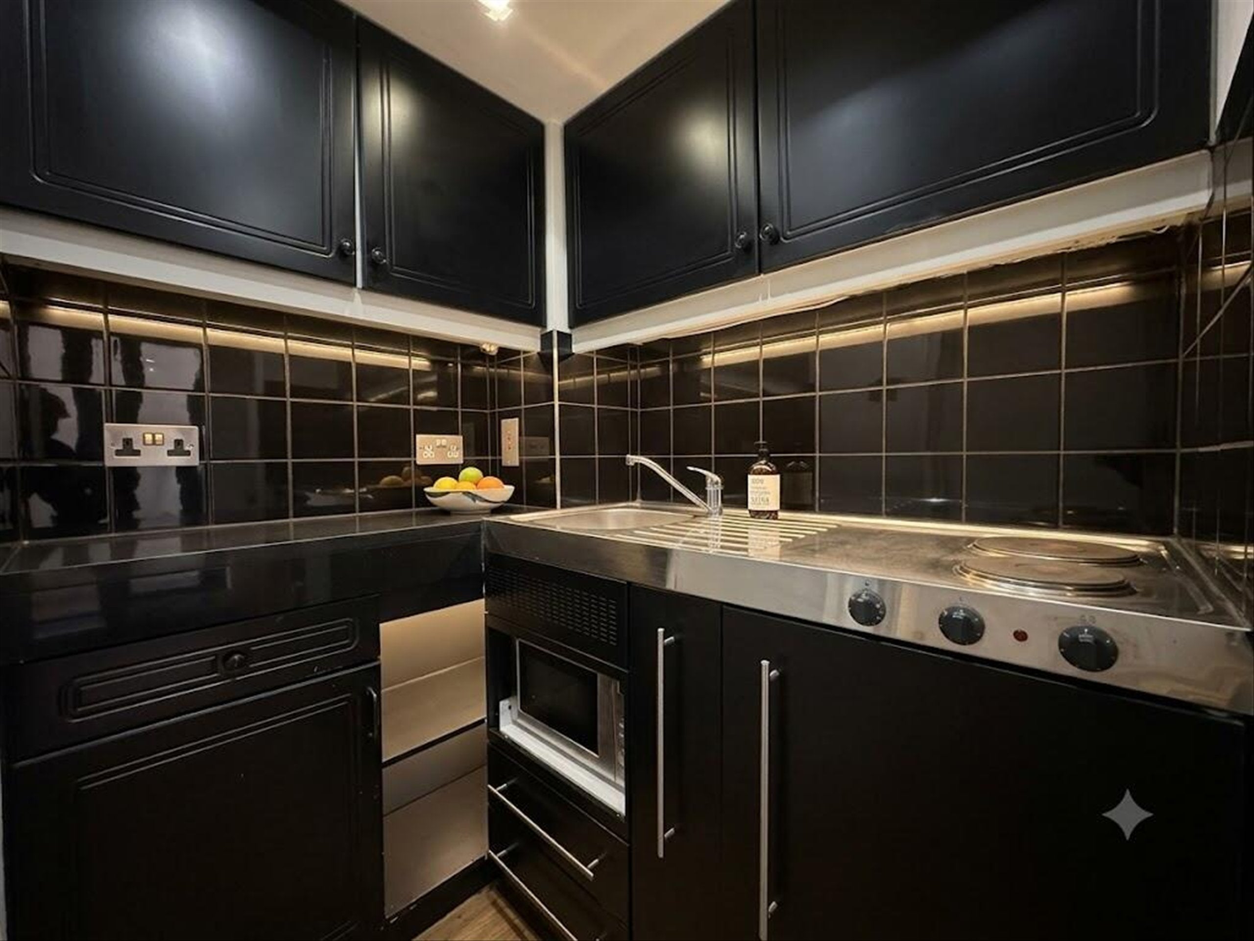 Flat Montrose Court in City of Westminster