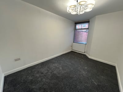 Flat Doveleys Road in Salford