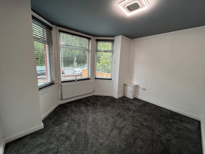Flat Doveleys Road in Salford