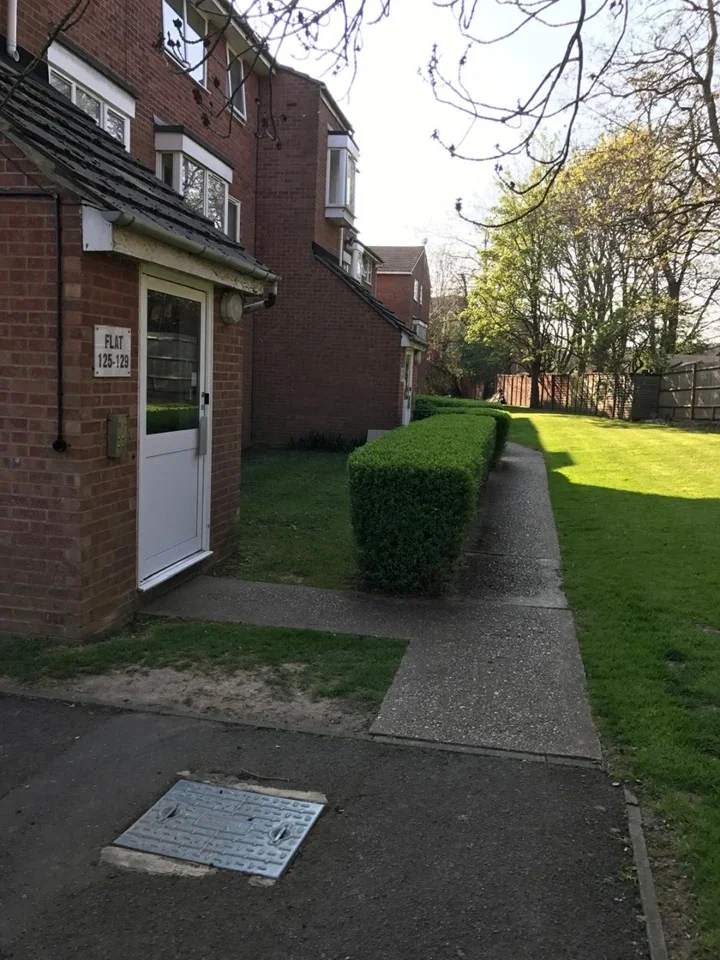 Room Evergreen Way in Greater London