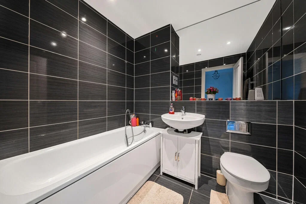 Room Lodding Salts Road in Gravesham