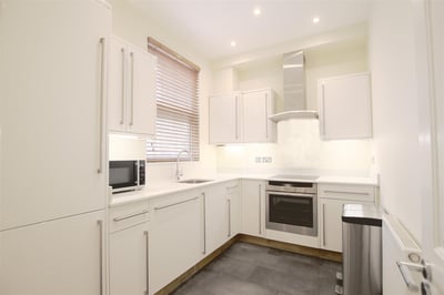 Flat Northfield Avenue in Greater London
