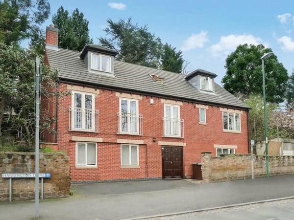 House Harrington Drive in Nottingham