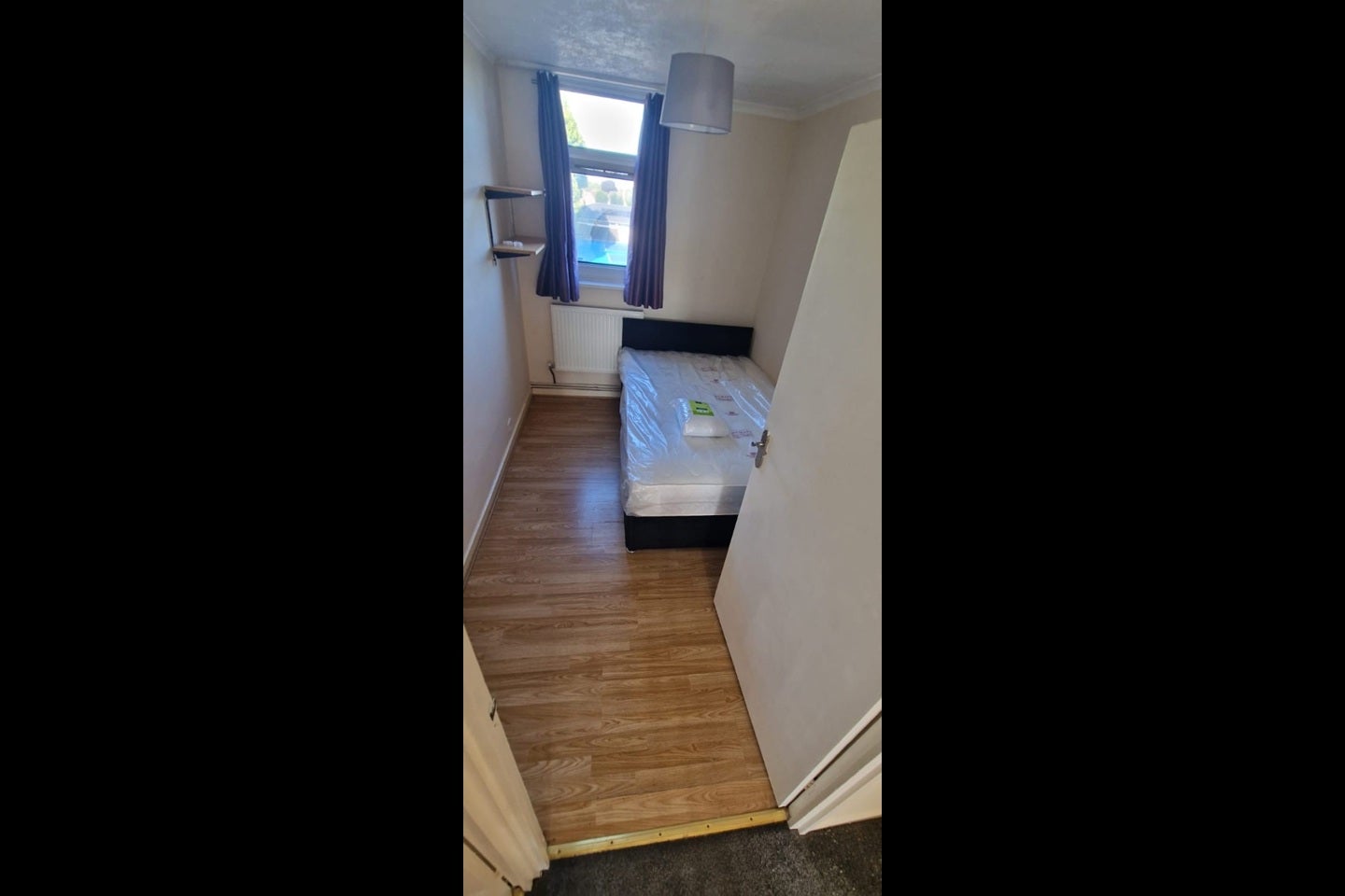 Room Woking Close in Greater London