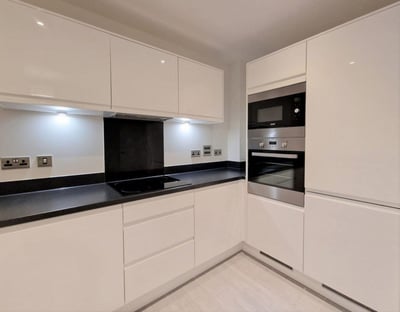 Flat Gayton Road in Greater London