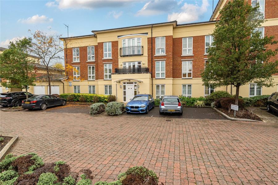 Flat Trevelyan in Bracknell