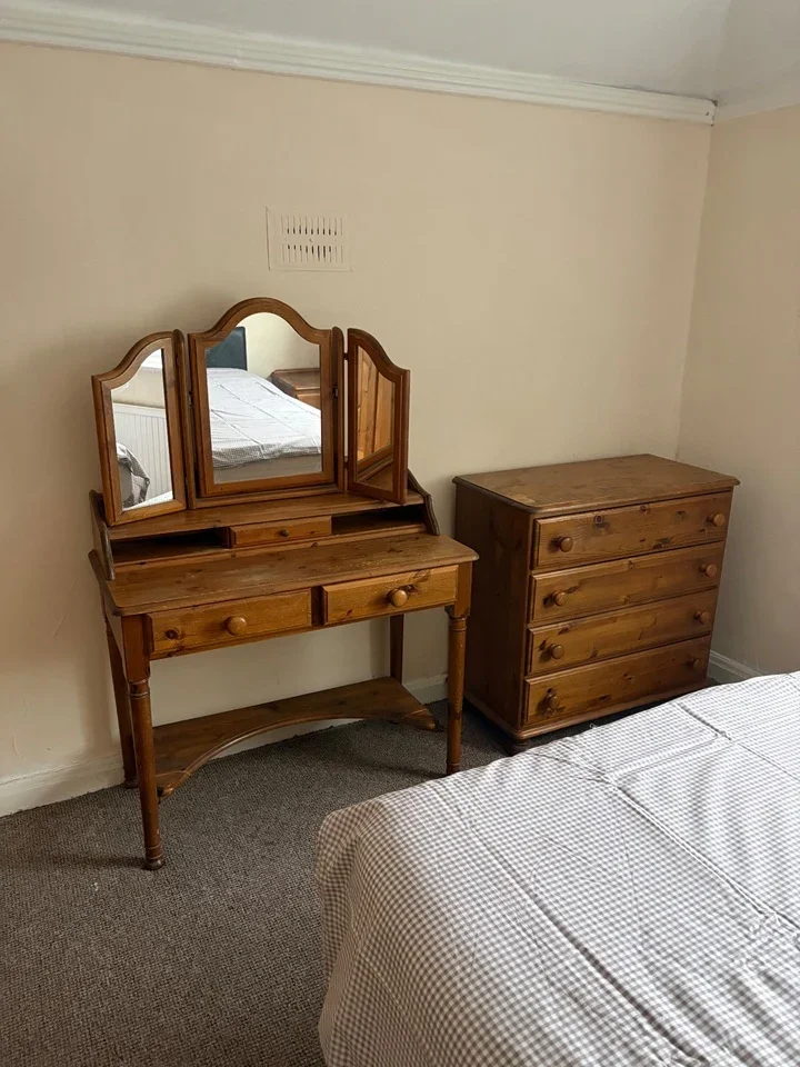 Room Birkbeck Avenue in Greater London