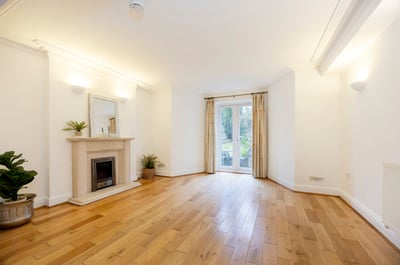 Flat Parabola Road in Cheltenham