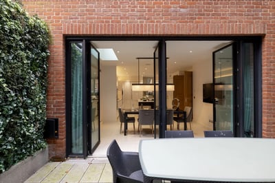 House Dovehouse Street in Greater London
