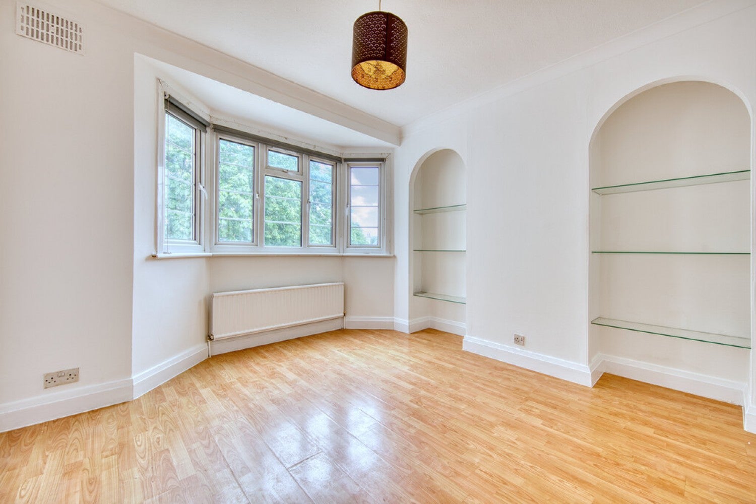 Flat Hollybush Hill in Greater London