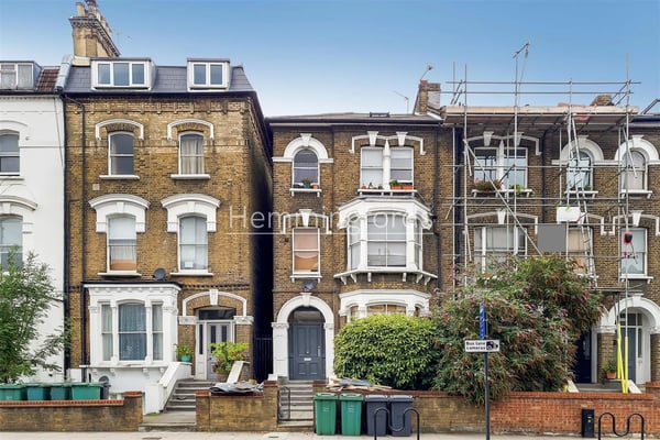 Flat Fortess Road in Greater London