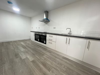 Room Longdon Close in Redditch