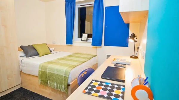 Room Queens Hospital Close in Birmingham