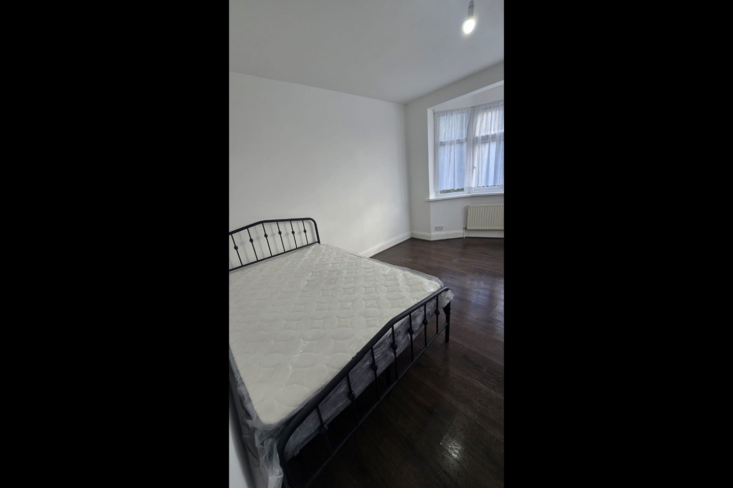 Room Sinclair Road in Greater London