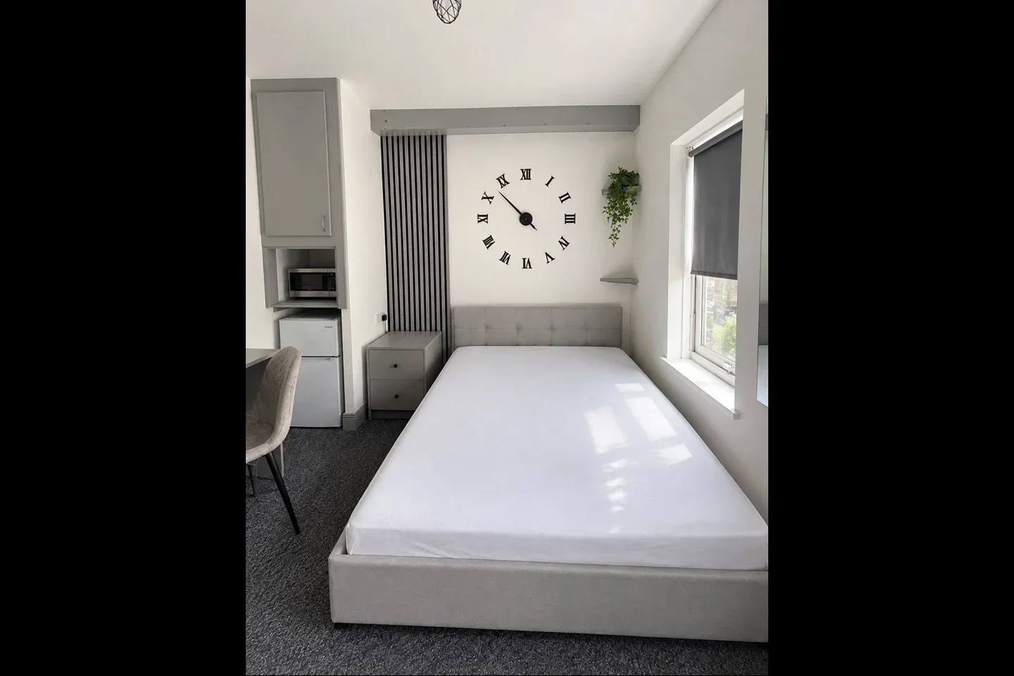 Room Oatlands Road in Greater London