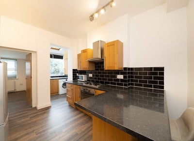 Flat Haselrigge Road in Greater London