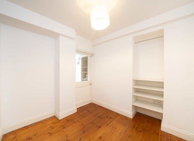 Flat Haselrigge Road in Greater London
