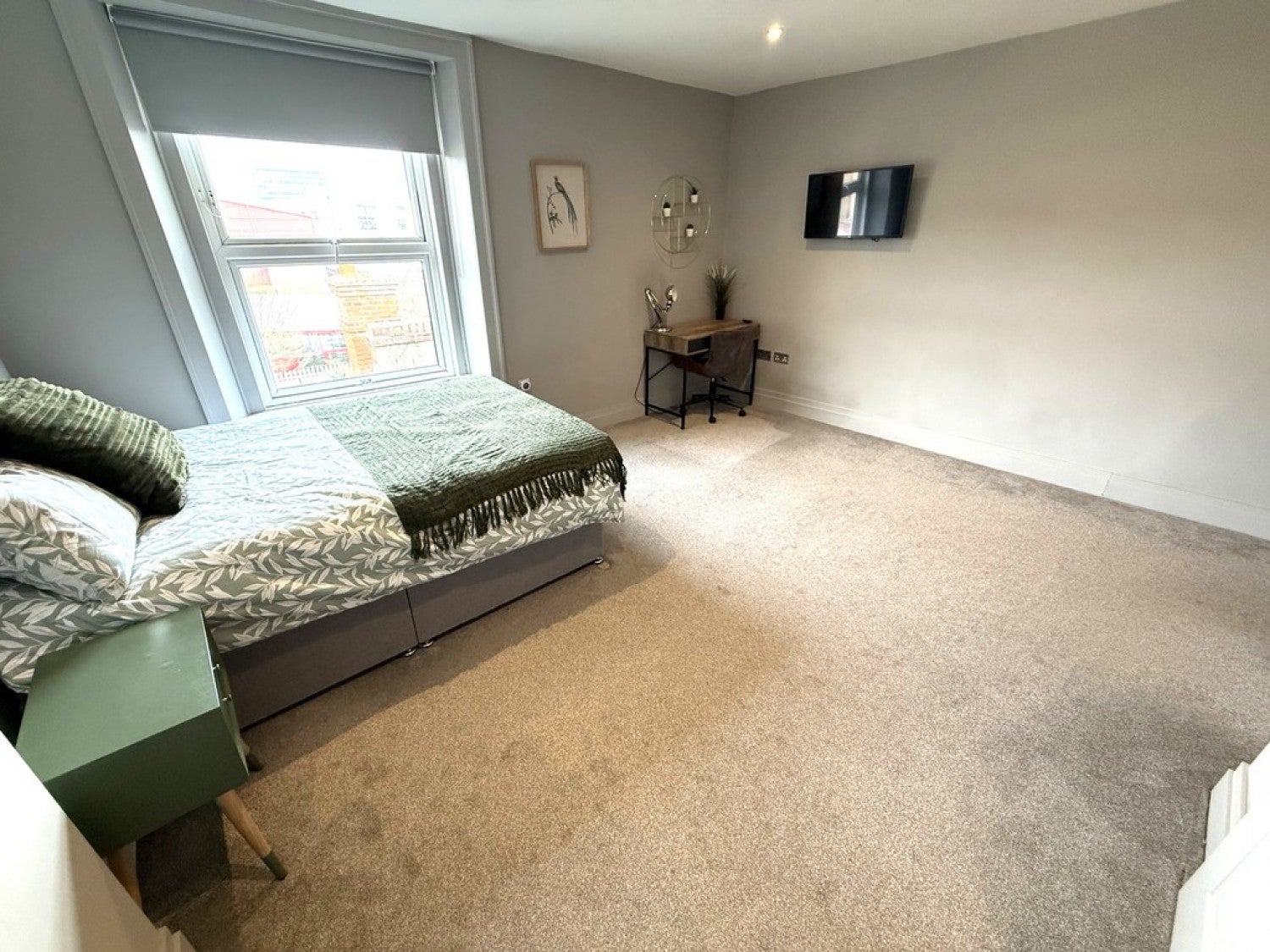 Room London Road in Reading