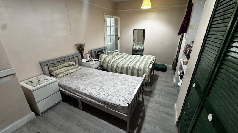Room Morden Road in Greater London
