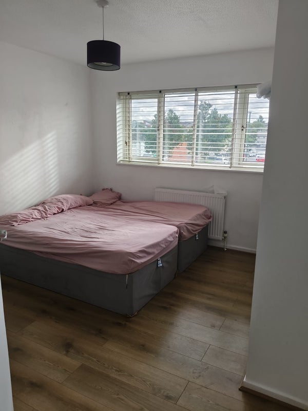 Room Kendrew Court in Nottingham