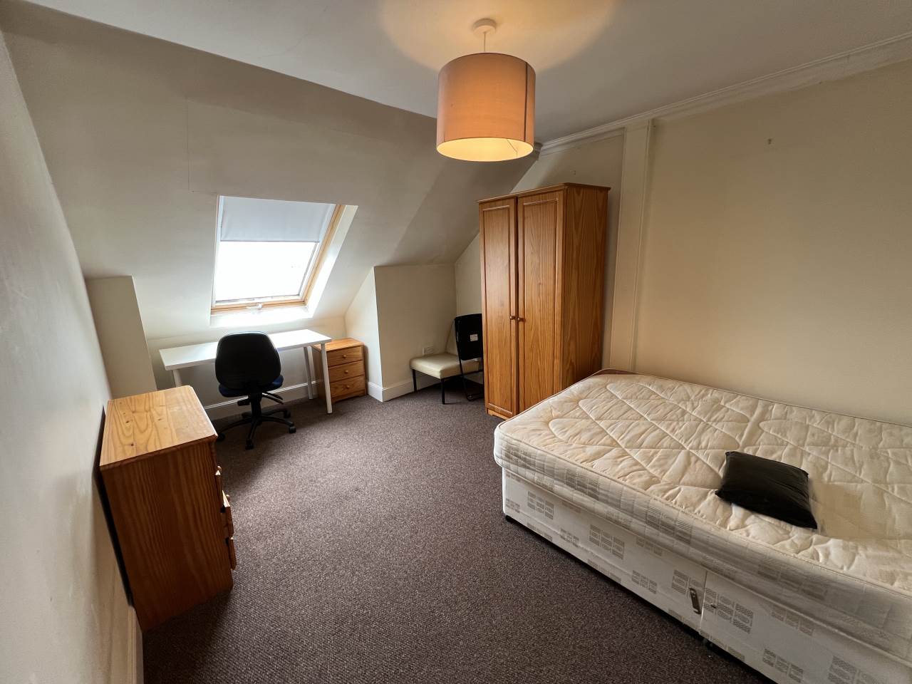 Room Perth Road in Dundee