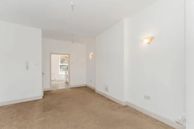 Flat Marmora Road in Greater London