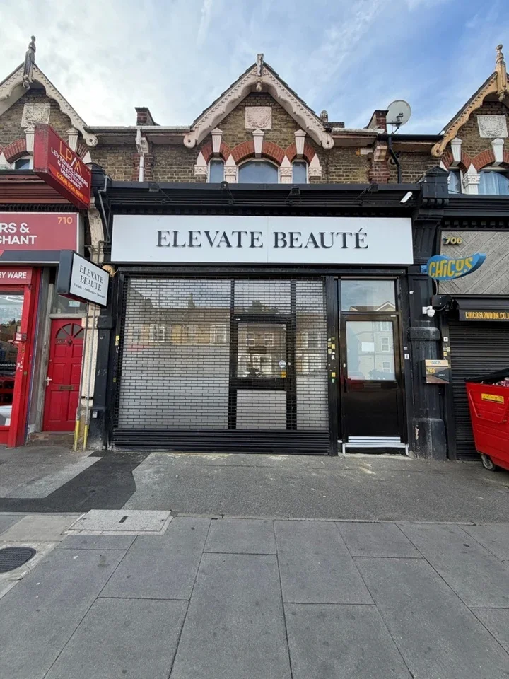 Flat Lea Bridge Road in Greater London